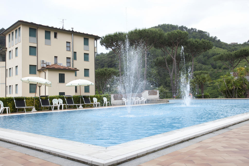 Grappolo D'Oro Hotel Pietrasanta Bagian luar foto