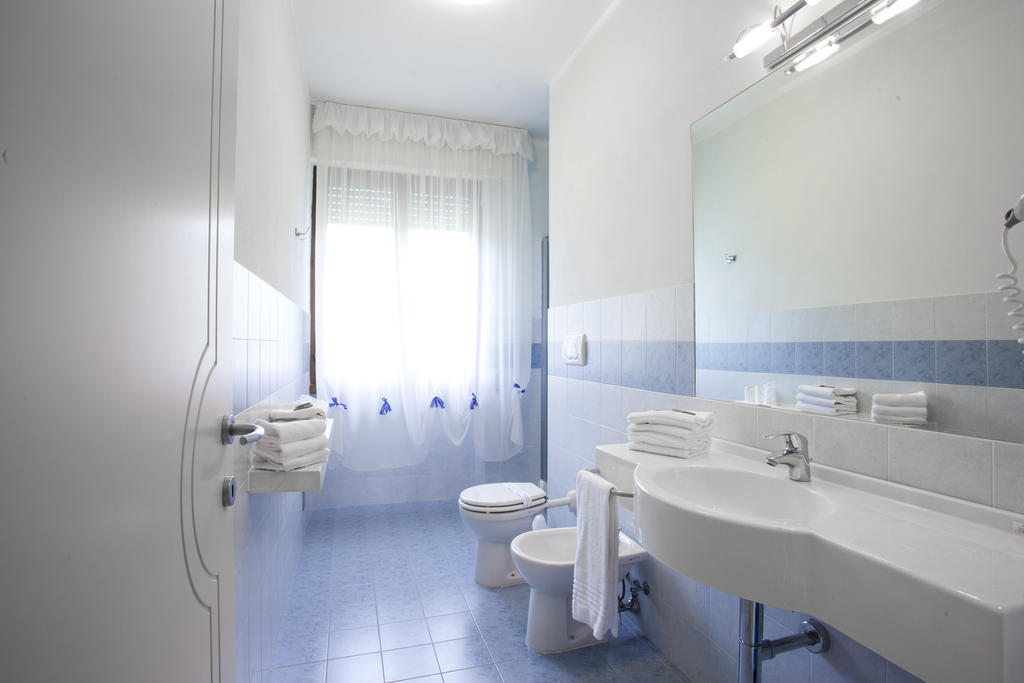 Grappolo D'Oro Hotel Pietrasanta Ruang foto