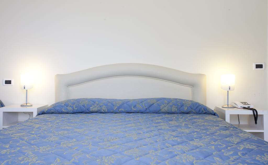 Grappolo D'Oro Hotel Pietrasanta Ruang foto