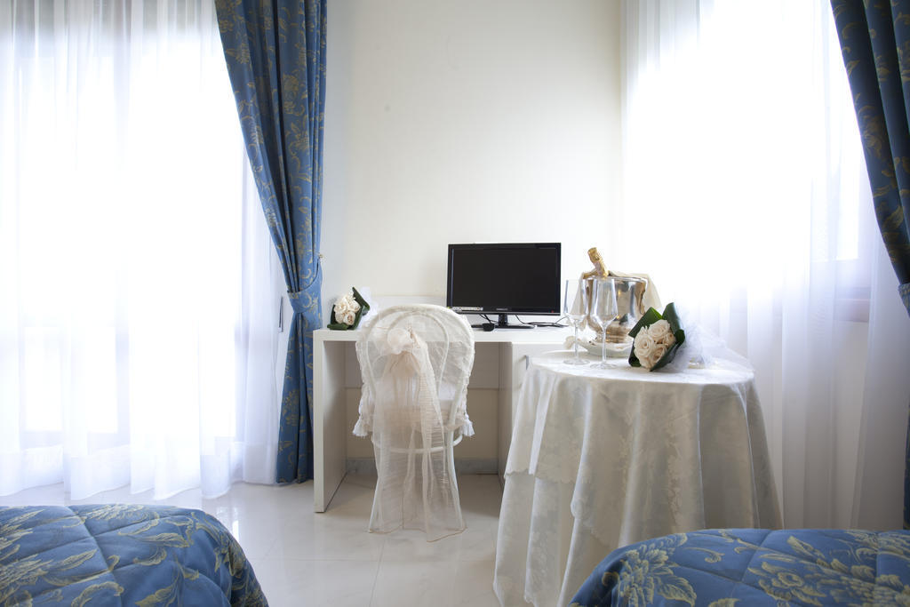 Grappolo D'Oro Hotel Pietrasanta Ruang foto